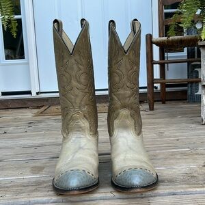 ACME Tan and Gray Cowboy Boots with Western Flair